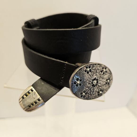 Black Leather Belt with Silver Buckle - Picture 7 of 8
